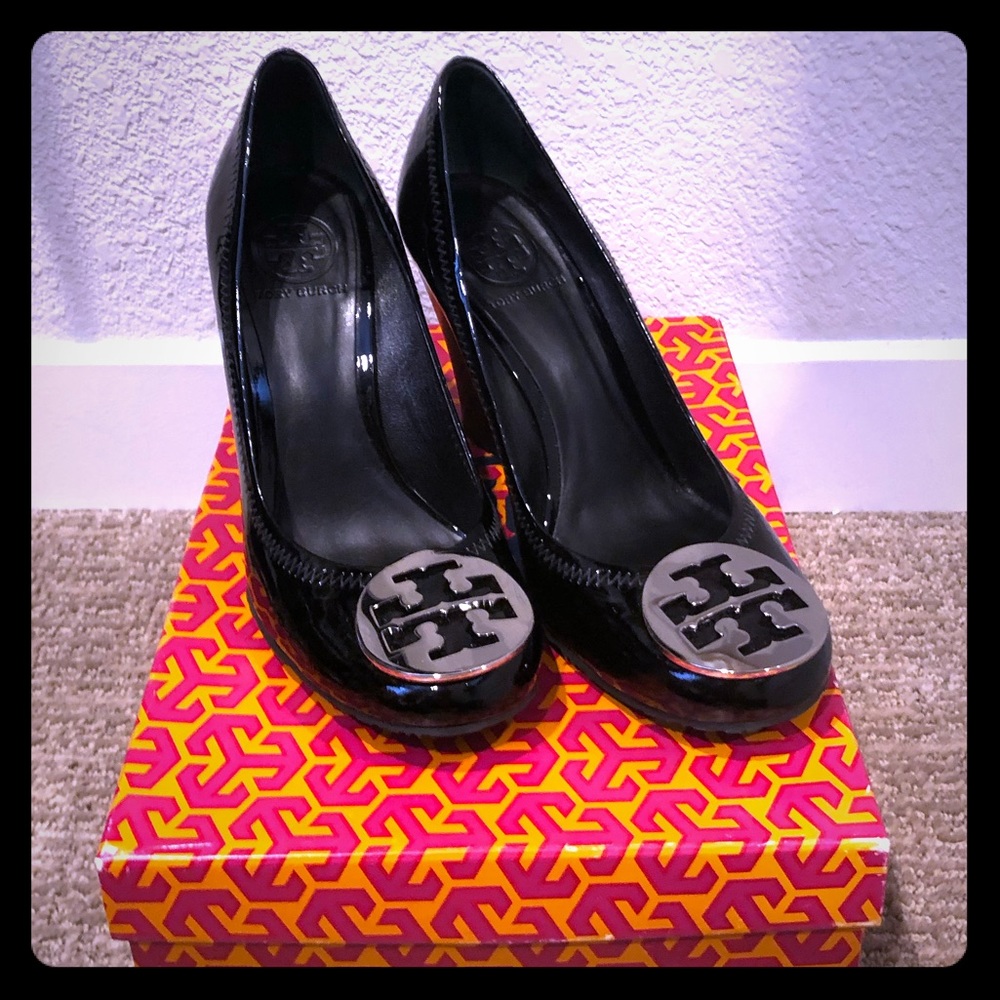Tory Burch Black Patent Leather Sophie Wedge 8.5